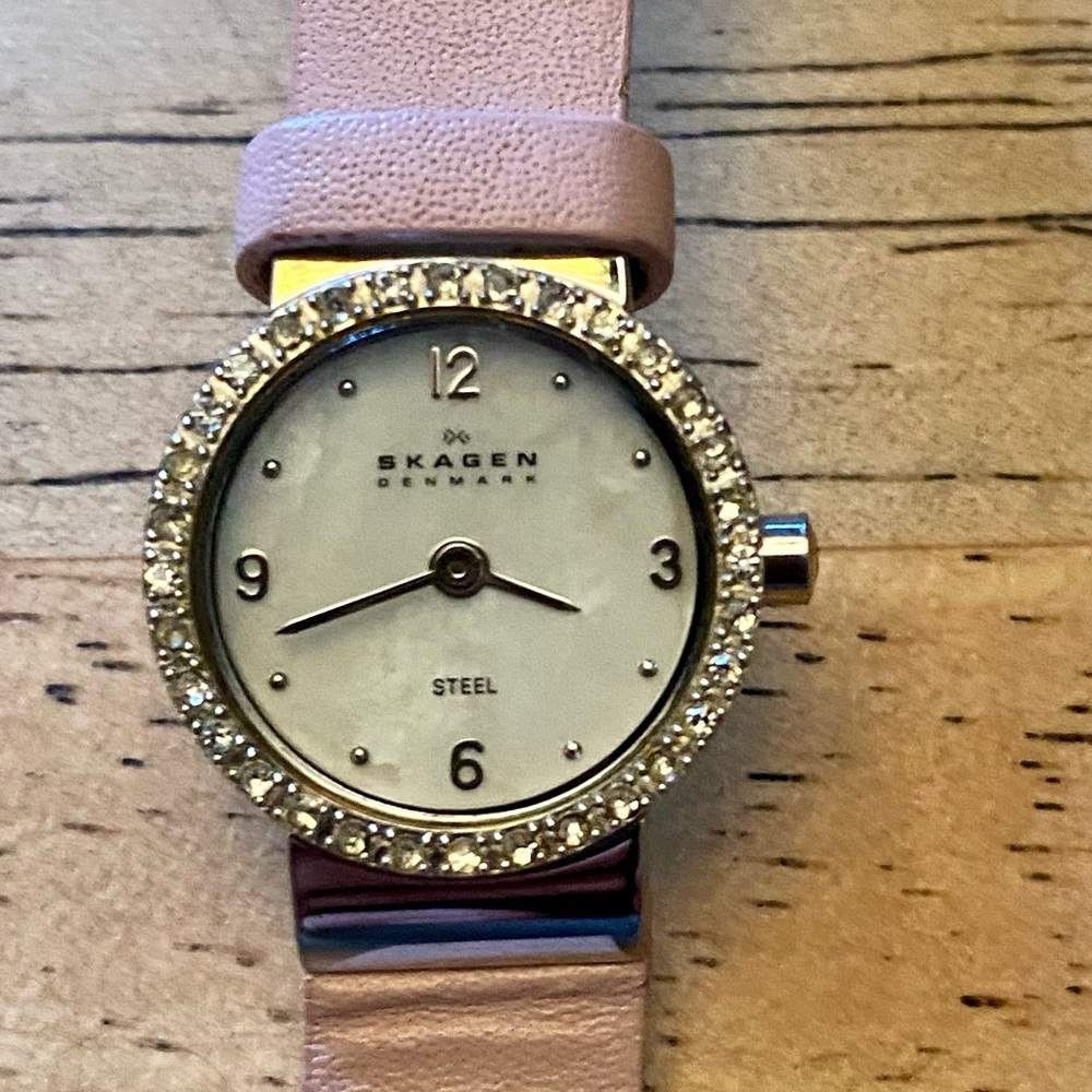 Sweet Skagen watch with pink leather band.